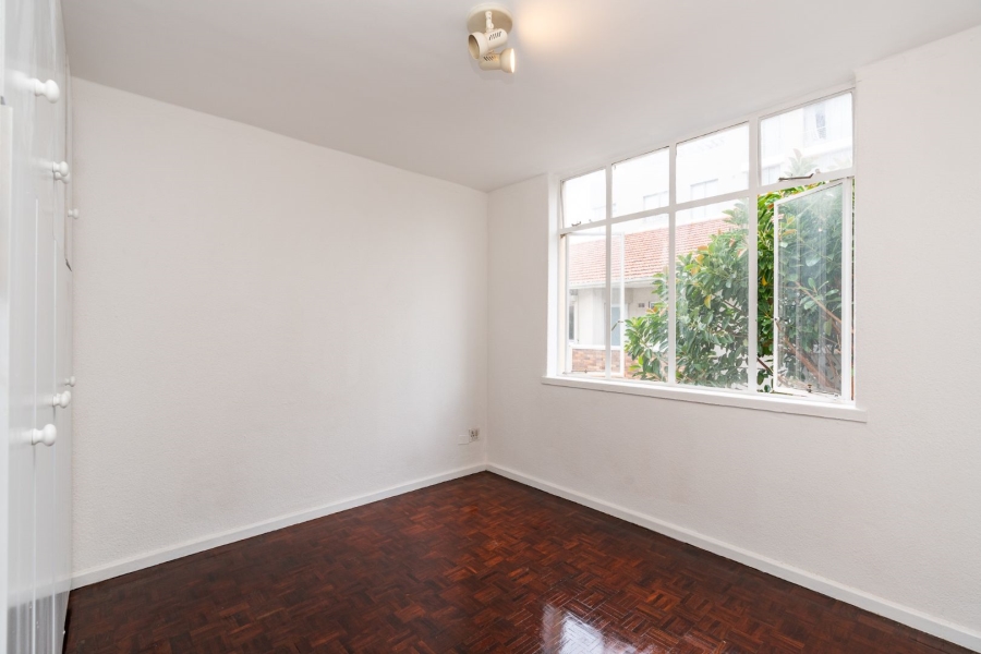 To Let 1 Bedroom Property for Rent in Green Point Western Cape